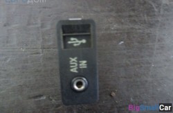 Гнездо aux (84 Системы связи) 84109229247